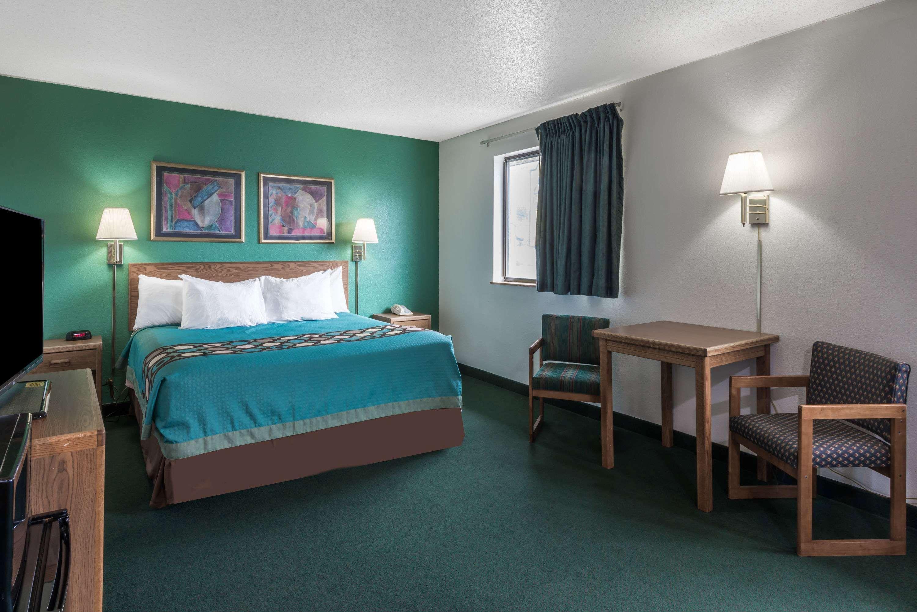 Super 8 By Wyndham New Stanton Hotel Kültér fotó